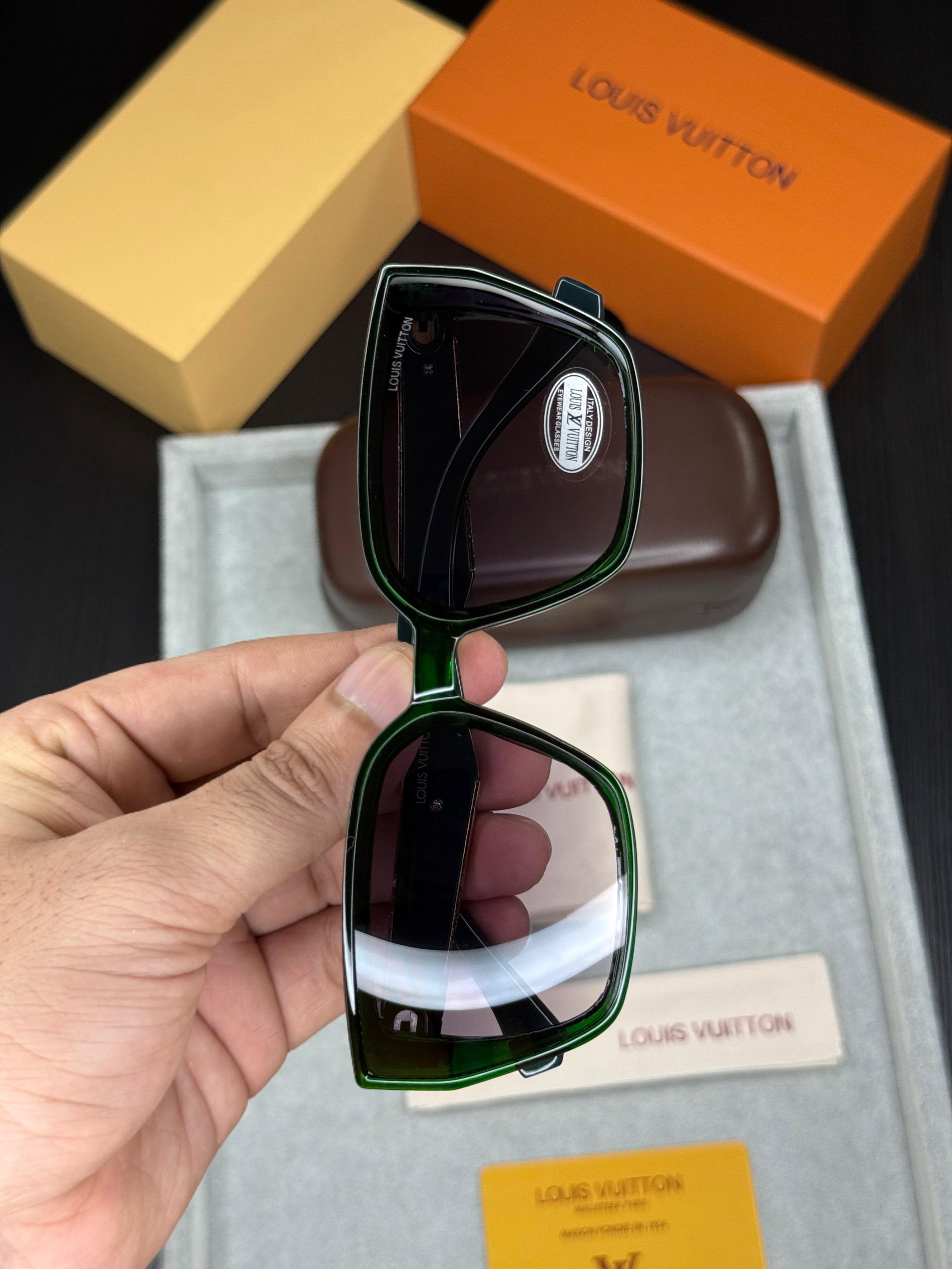 LOUIS VUITTON SUNGLASS
